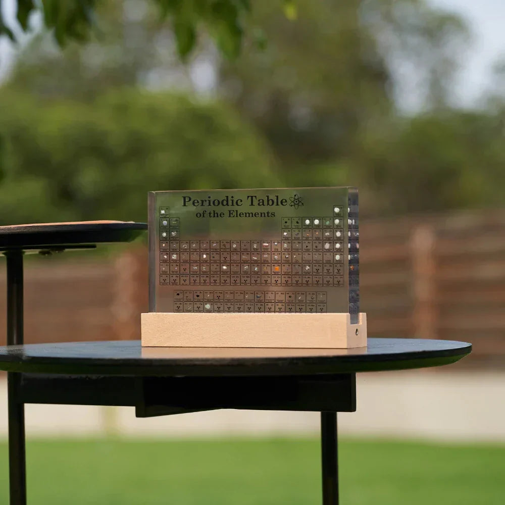 Amtn Club | Tableau périodique lumineux Elementa avec éléments réels – décoration scientifique LED éducative