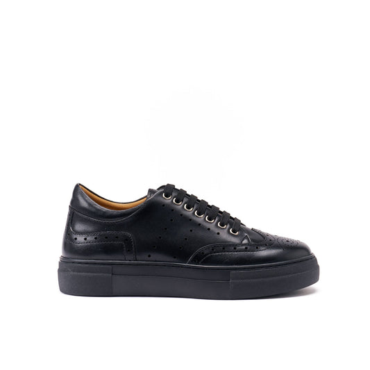 Baskets noires Amtnclub. Réf. BP7649