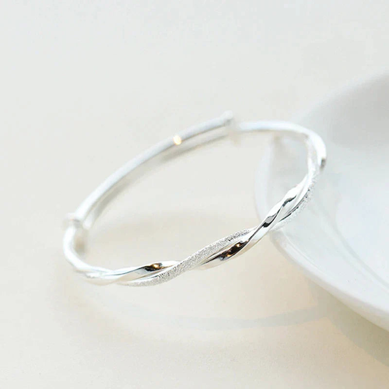 Amtn Club | Joli Bracelet en Argent au Design Déroutant et Élégant