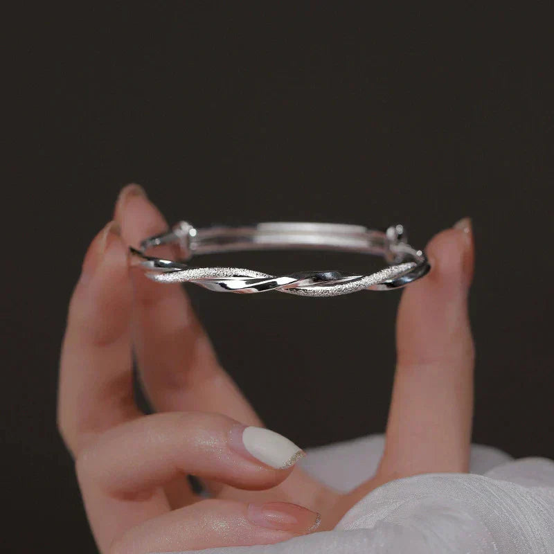 Amtn Club | Joli Bracelet en Argent au Design Déroutant et Élégant