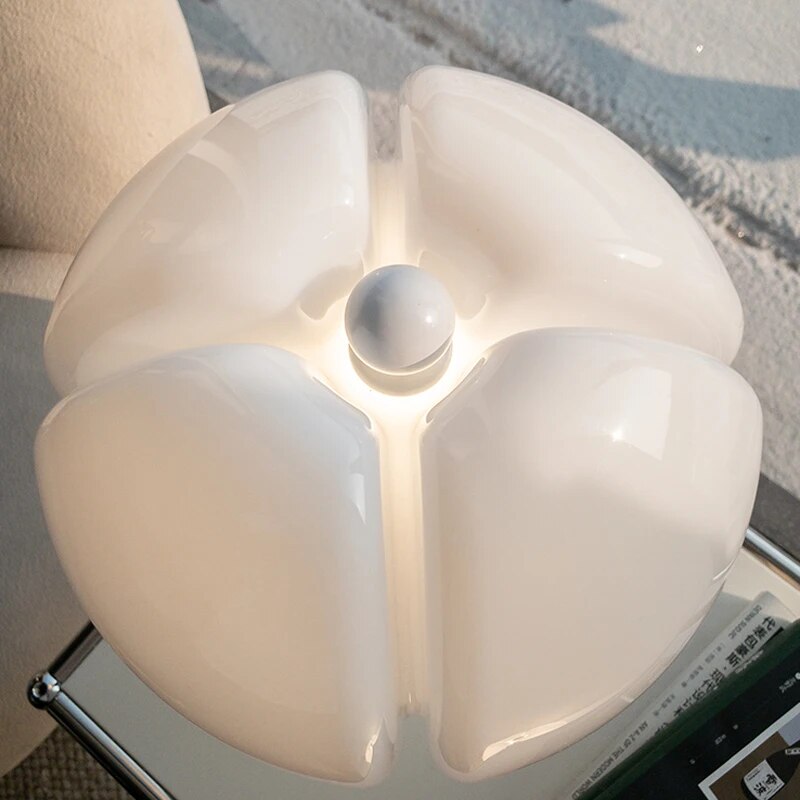Amtn Club | Lampe de Table Fleur Élégante