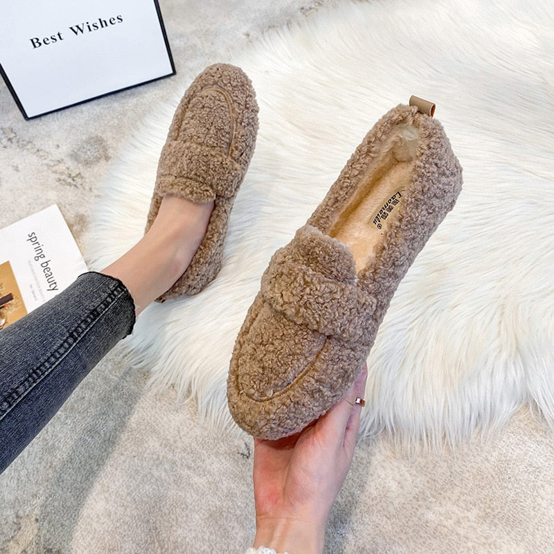 Amtn Club | Chaussons Ultra-Doux Confort Nuage – CozyStep