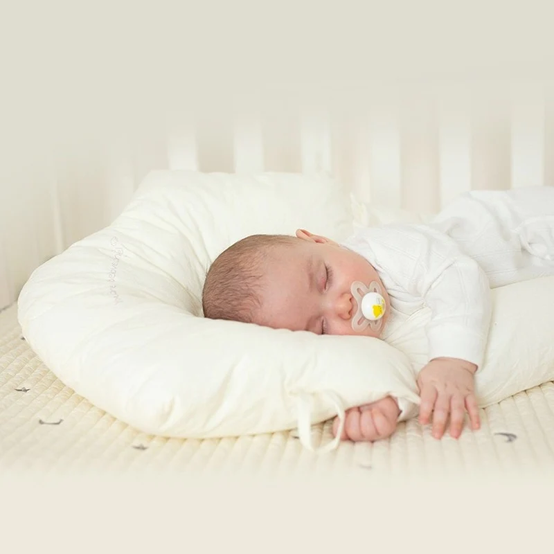 Amtn Club | Coussin de Sommeil Hypoallergénique Bébé – DreamNest