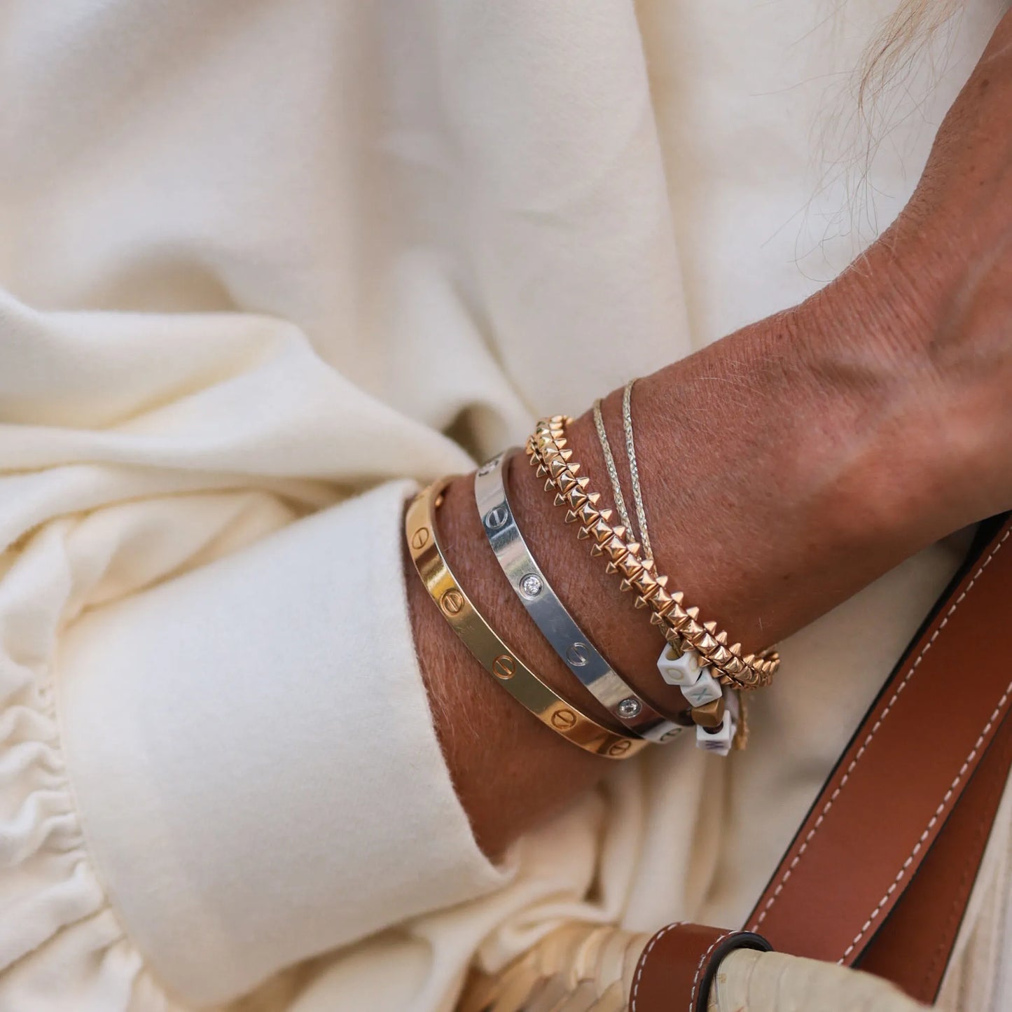 Amtn Club | Bracelet Doré Élégant au Style Intemporel