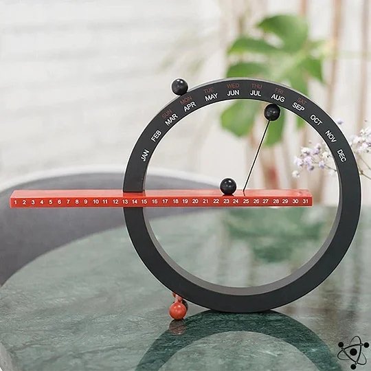 Amtn Club | Calendrier magnétique silencieux éternel Calméon – calendrier perpétuel design minimaliste moderne sans tic-tac