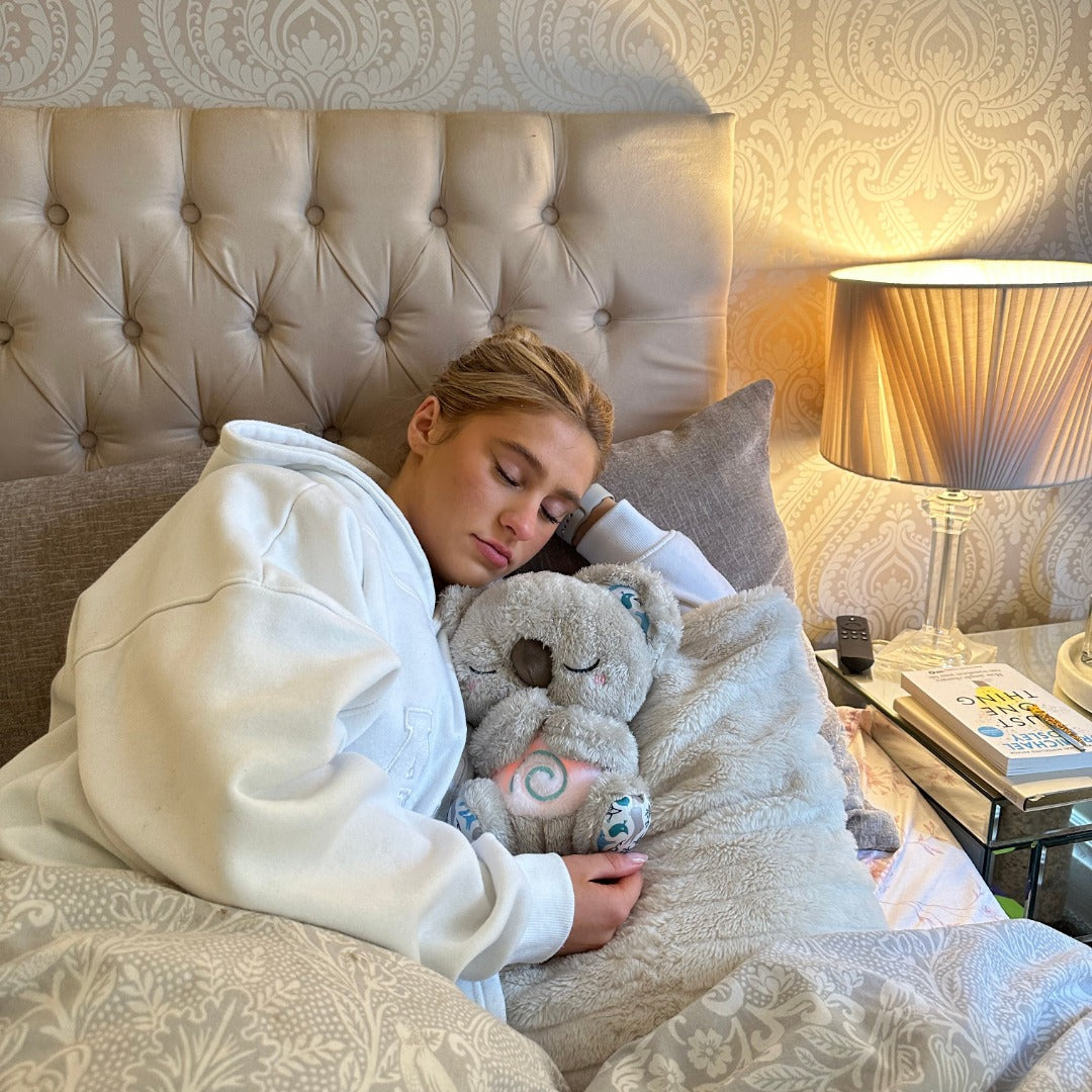 Amtn Club | Koala apaisant jouet de respiration rythmique avec simulation respiratoire, thérapie sonore, tactile haptique et veilleuse LED intégrée en peluche lestée